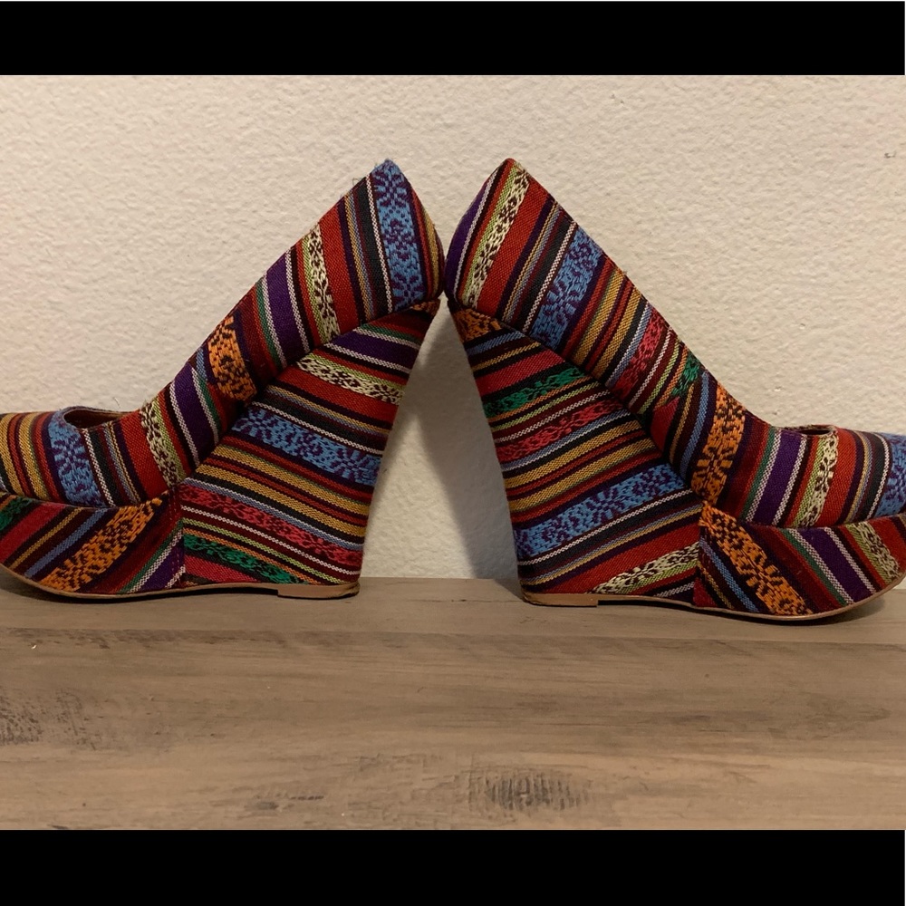Steve Madden Wedged multi color FLASH SALE look!